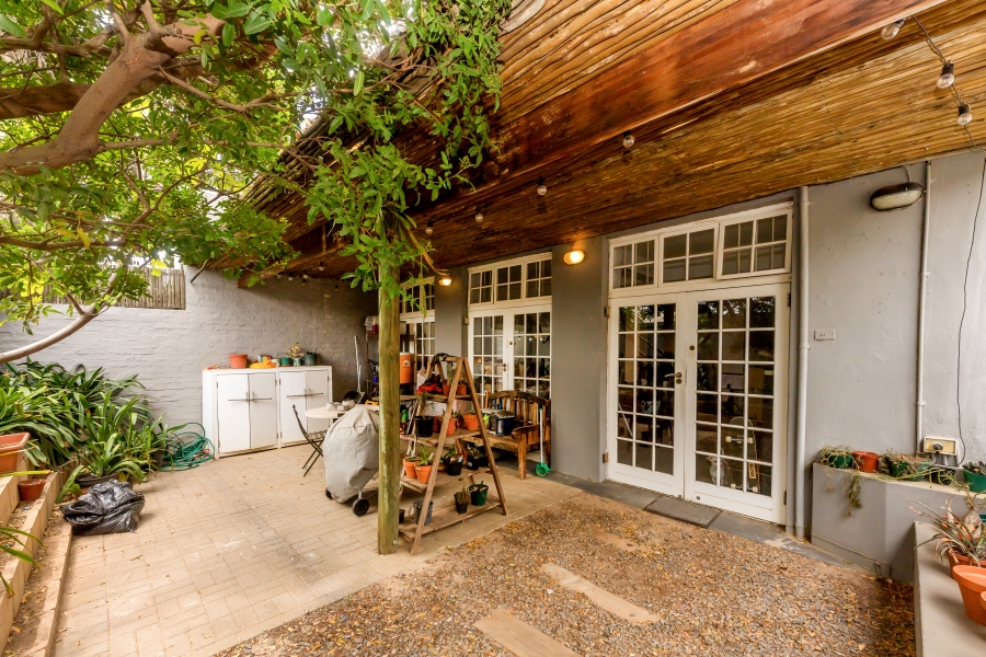 2 Bedroom Property for Sale in Woodstock Western Cape